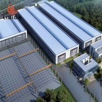 Entrepôt en structure métallique préfabriquée à grande portée, conception personnalisée