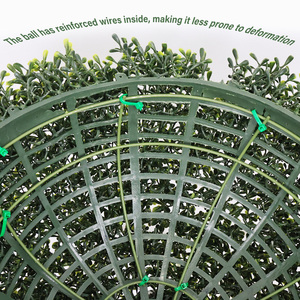 Sfera Decorativa in Bosso Artificiale da 18,5 Pollici per Giardino Esterno, Patio, Portico e Fioriera - Product Image 6