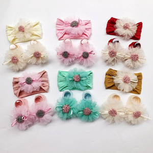 Ensemble bandeau antidérapant et chaussettes pour bébé, protection douce <span class=keywords><strong>de</strong></span> la fontanelle, bandeau mignon en mousseline avec grande fleur, accessoires capillaires pour nourrissons - Product Image 1