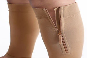 Manchons de compression pour mollets Factory Medical Zipper 20-30 mmHg pour la fatigue musculaire et l'absorption des chocs - Product Image 6