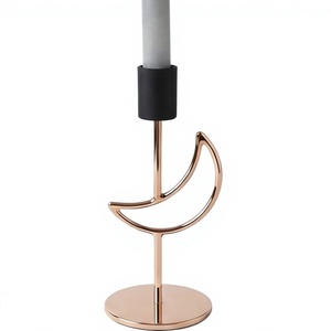 Porte-bougie en métal en forme de croissant de lune avec coupelle noire et support doré rose pour la décoration de la maison - Product Image 2