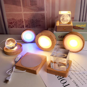 แท่นวางโชว์แบบหมุนได้พร้อม<span class=keywords><strong>ไฟ</strong></span>สีฐานไม้แอลอีดีสี่เหลี่ยมทรงกลมสำหรับลูกแก้วคริสตัล - Product Image 3