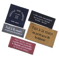 Étiquettes pliées personnalisées pour vêtements avec logo, nom, motif damassé haute densité, lettres claires tissées, instructions d'entretien du bas du vêtement