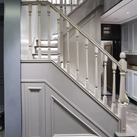 Escalier flottant sur mesure en bois massif pour intérieur, avec garde-corps, nez de marche, marches et contremarches pour villa et appartement