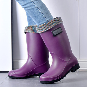 Nouvelles bottes de pluie pour femmes à tige haute, épaisses et doublées de velours, <span class=keywords><strong>chaussures</strong></span> d'eau imperméables antidérapantes pour adultes, idéales pour la pêche - Product Image 1