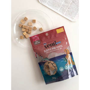 Sazo Ventyfreeze saumon biologique séché 30 g délicieux snack lyophilisé pour animaux de compagnie pour chiens et chats - Product Image 1