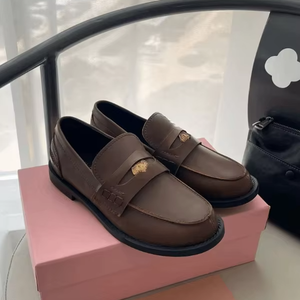 Miu Wholesale Mocassins en cuir décontractés pour hommes, légers et respirants, chaussures d'été avec semelle intérieure en caoutchouc rehaussante, style sexy - Product Image 3