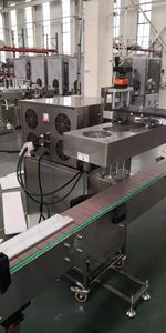 Sellador automático de tapas de papel de aluminio con sistema de refrigeración por agua Máquina de sellado por inducción - Product Image 3