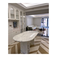 Table à manger ronde de haute qualité de 160 cm, design italien moderne, parfait pour la salle à manger, look artistique, table en marbre blanc de Carrare