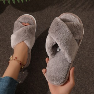 Pelliccia moda <span class=keywords><strong>donna</strong></span> per pantofole tinta unita Cross peluche <span class=keywords><strong>con</strong></span> apertura antiscivolo fondo morbido per uso interno in estate e in inverno - Product Image 3