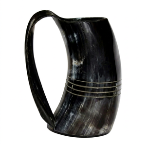 Jarra de Cerveza Hecha a Mano de Alta Calidad, Asa Negra Sólida, Diseño Clásico, a Prueba de Fugas, Apta para Lavavajillas y Microondas, Reutilizable para Fiestas - Product Image 1