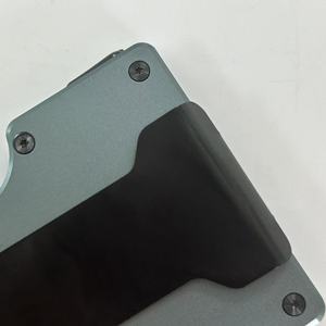 ที่ใส่บัตรธุรกิจแบบมินิมอลจากโรงงานจีน สีเทา อลูมิเนียม โลหะ <span class=keywords><strong>กระเป๋า</strong></span>สตางค์ผู้ชาย พร้อมตะขอเกี่ยว - Product Image 4