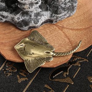 Vendita calda rame solido manta ornamenti in ottone intagliato ornamenti da tè artigianato - Product Image 5
