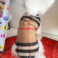 Toptan Lüks İngiliz Tarzı Spor Köpek Montu, Kahverengi Bej Baskılı, Puglar İçin Kışlık Polyester Çevre Dostu Evcil Hayvan Giysisi
