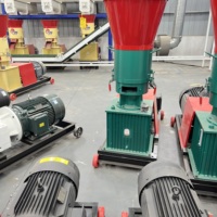 Broyeur à granulés mobile pour aliments du bétail, machine de traitement des aliments pour animaux de ferme, site de travail flexible