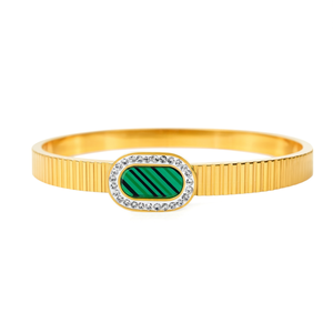 Brazalete de Moda en Acero Inoxidable 316L con Baño de Oro PVD e Incrustaciones Verdes de Cristal - Product Image 2