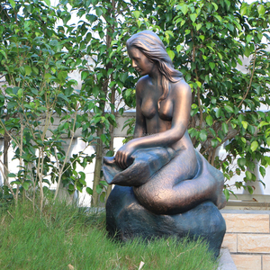 Statue de sirène en pierre de marbre Bronze blanc <span class=keywords><strong>nordique</strong></span> Offre Spéciale, accessoires de décoration de parc de jardin extérieur, Art fait à la main, Statue de sirène en résine - Product Image 4