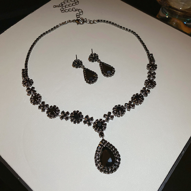 Ensemble collier et boucles d'oreilles pendantes noires en forme de goutte (2 pièces)