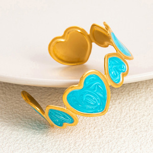 Brazalete de Acero Inoxidable Chapado en Oro con Forma de Corazón, Diseño Colorido, Joyería para Fiestas, Brazalete Unisex de Moda - Product Image 3