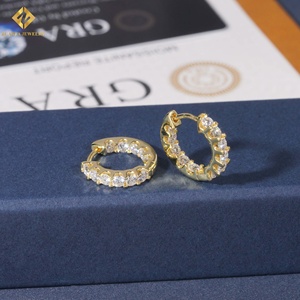 Pendientes de Aro Redondos de Plata de Ley 925 con Baño de Oro y Diamantes de Moissanita VVS de Lujo, en Oferta - Product Image 3