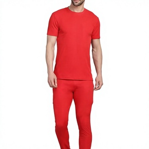 Achetez maintenant : Ensemble de survêtement 2 pièces rouge pour homme – T-shirt à manches courtes col rond et pantalon long uni – Tenue décontractée - Product Image 1