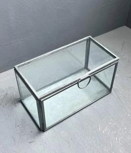 Caja de Joyería Decorativa Hecha con Latón y Vidrio/Espejo, Utilizada para Exhibición y Almacenamiento de Joyas, Proveedor de la India - Product Image 1