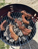 Mini gril de fumeur de charbon de bois Portable sans fumée barbecue rond en acier et en métal de fer pour le camping d'arrière-cour de jardin