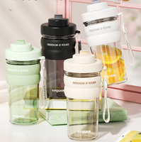 Gobelet pour bébé en Tritan de qualité supérieure (630 ml) avec ouverture du couvercle à une touche, design minimaliste et propriétés résistantes à la chaleur