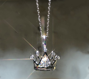 Collier pendentif couronne pour femmes, bijoux à pierres scintillantes, à la mode, à porter au quotidien, cadeau - Product Image 6