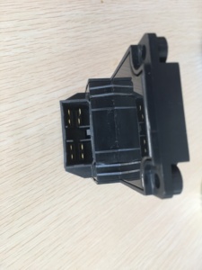 Nuevo interruptor regulador de elevalunas eléctrico Henglin para camión ligero <span class=keywords><strong>Mighty</strong></span> II OE 936925H000 - Product Image 3