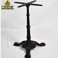 Pied de table décoratif en métal, style antique, revêtement poudré noir mat, base à 3 étoiles en fonte