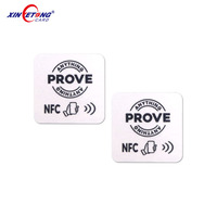 Étiquette autocollante NFC carrée avec logo imprimé personnalisé Puce NFC avec adhésif