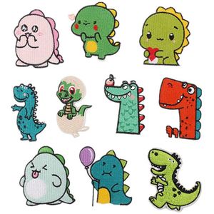 Écusson thermocollant Xiaotian en feutre non tissé brodé, motif petit dinosaure mignon de dessin animé, pour sacs et vêtements - Product Image 1