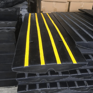 Rampe <span class=keywords><strong>de</strong></span> seuil <span class=keywords><strong>de</strong></span> passage en caoutchouc robuste pour voitures, camions, scooters et vélos - Product Image 6