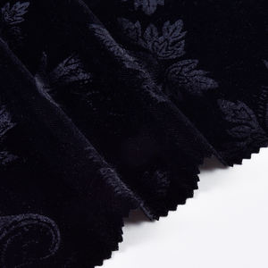 OEM 맞춤형 블랙 200gsm 140cm 솔리드 우븐 100% 폴리에스터 엠보싱 벨벳 원단 의류용 - Product Image 5