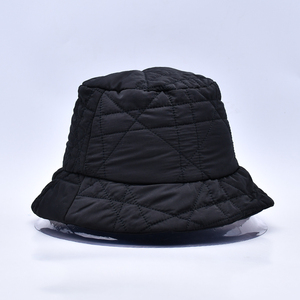 Chapeau de pêche en forme de seau avec logo personnalisé, chapeaux de pêche imperméables, chapeau de pêche en forme de seau matelassé chaud pour l'hiver, vente en gros - Product Image 2