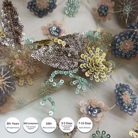 Tissu de broderie à paillettes florales de luxe | Matériel de créateur en polyester 100% pour robes de couture et robes de soirée