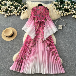 Robe élégante de style <span class=keywords><strong>russe</strong></span> traditionnel à manches trompette, imprimé floral, en polyester, taille cintrée, manches chauve-souris plissées, grande taille - Product Image 4