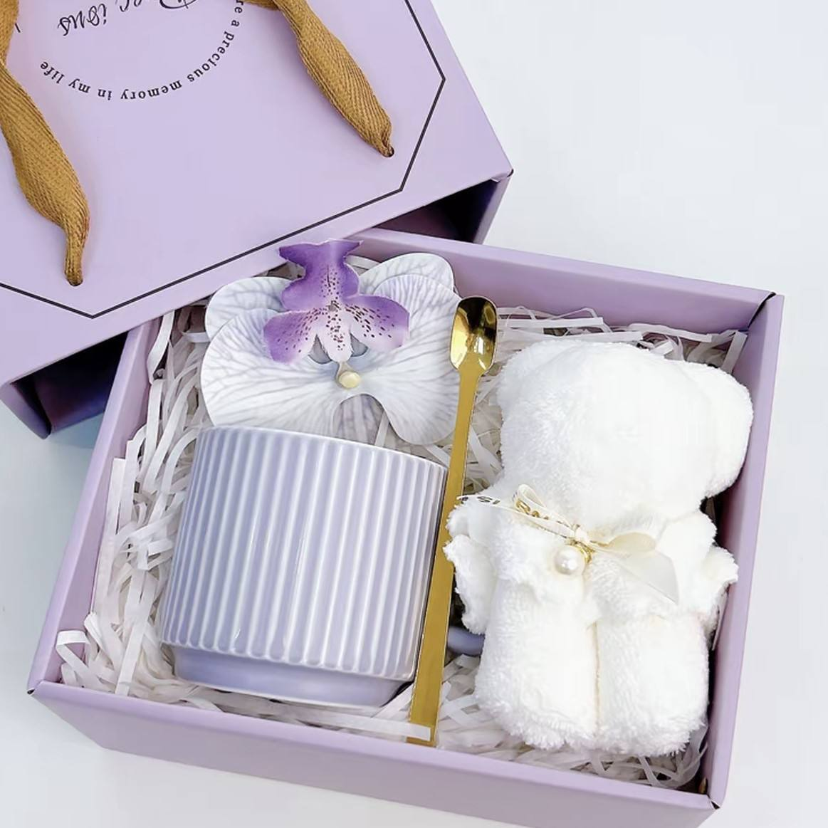 Purple striped cup + bear gift box