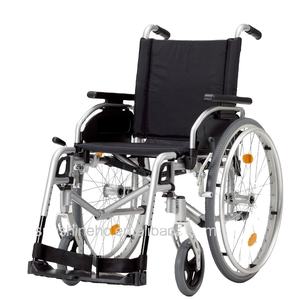 WH928 Silla de ruedas manual de aluminio ligera Ancho ajustable con reposabrazos desmontable Diseño funcional - Product Image 1