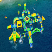 Parc aquatique gonflable flottant pour adultes, parc d'attractions commercial, parcours d'obstacles amusant sur l'eau