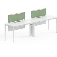 Poste de travail modulaire moderne pour deux personnes avec écran de confidentialité en tissu et gestion des câbles