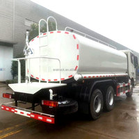 Camion arroseur d'eau Foton Auman blanc 8X4 340HP LHD Euro5 d'occasion pour le lavage des routes municipales et la lutte contre la poussière