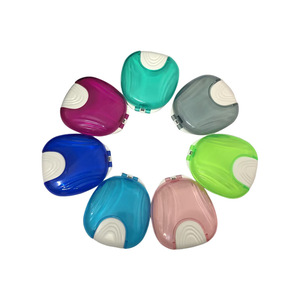 Estuche para dentaduras postizas con forma de concha de plástico con cierre de botón para almacenamiento de retenedores de ortodoncia, colores azul claro y blanco - Product Image 4