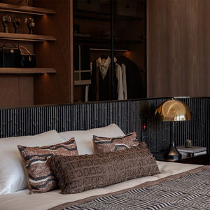 Personnalisation simplifiée des meubles de la <span class=keywords><strong>suite</strong></span> d'hôtel Rela Noyau de lit en bois jumelé à une armoire spacieuse et à une coiffeuse - Product Image 6