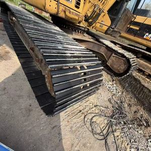 Excavadora de cadenas 320CL modelo 2023 usada con pocas horas de trabajo, incluye motor y bomba, peso operativo de 20 toneladas, en venta. - Product Image 5