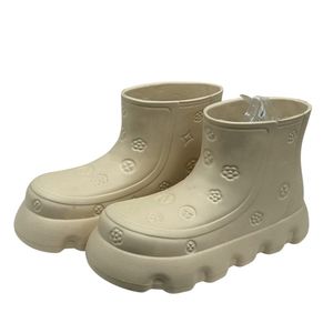 <span class=keywords><strong>รองเท้า</strong></span>บูทยางกันน้ำแฟชั่น รีไซเคิลได้ สำหรับทุกเ<span class=keywords><strong>พ</strong></span>ศ ดีไซน์น่ารัก หัวรองเท้าใหญ่ <span class=keywords><strong>พ</strong></span>ื้นหนา กันลื่น เหมาะสำหรับฤดูหนาว - Product Image 6