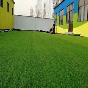Venta caliente de interior/exterior de plástico alfombra de césped Artificial jardín verde o parque de atracciones Material de hierba de alta calidad - Product Image 6