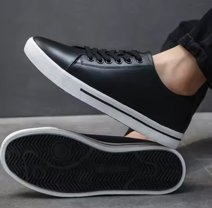 รองเท้าผ้าใบผู้ชายรุ่นใหม่ ฤดูร้อน 2025 สไตล์สปอร์ต ระบายอากาศได้ดี พื้นหนา น้ำหนักเบา เหมาะสำหรับเดินเล่น วัสดุ PU ขายส่งจากโรงงาน - Product Image 1