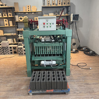 Petite machine semi-automatique à blocs de béton pour la fabrication de briques creuses en ciment à 3 trous